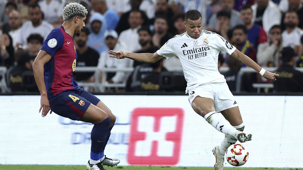 Ronald Araujo, durante la final de la Supercopa