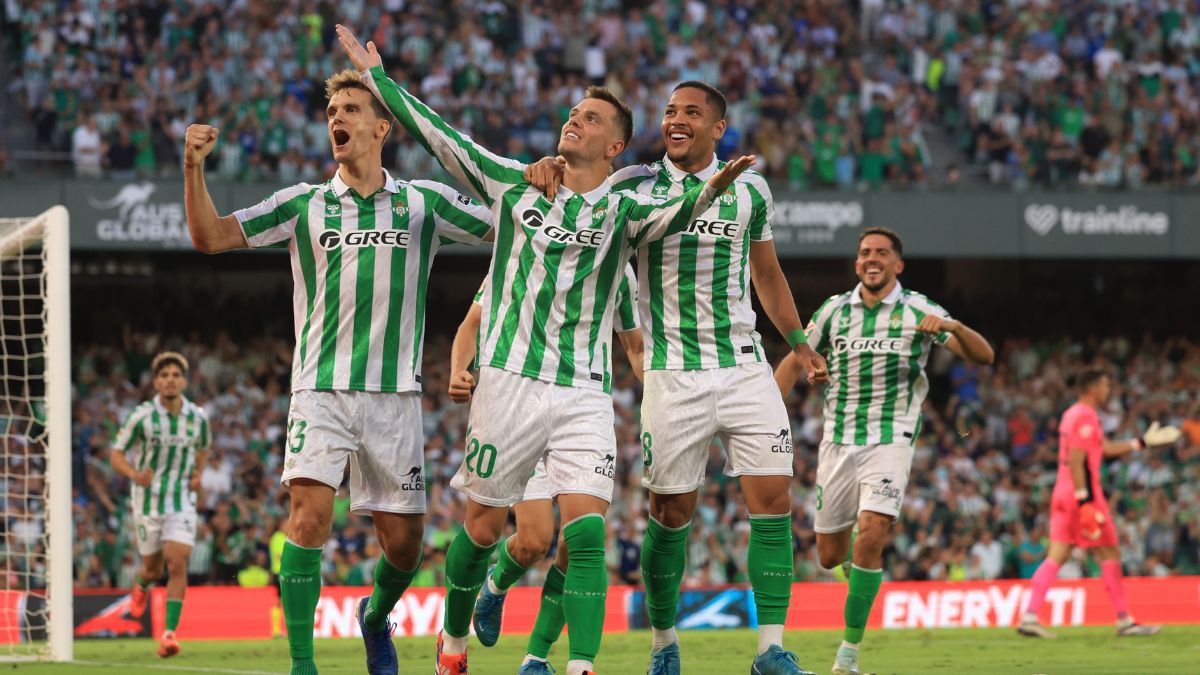 Jugadores del Betis en el duelo ante el Getafe CF en LaLiga EA Sports 2024 25