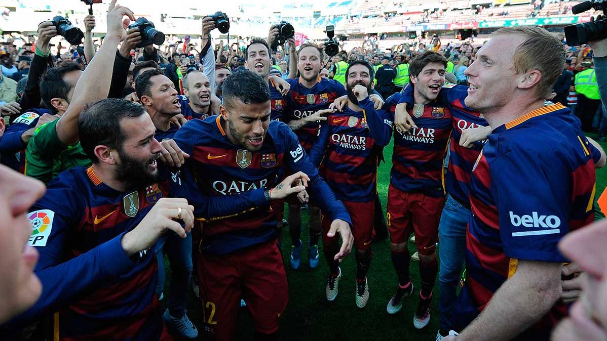 Los jugadores del Barça celebraron la fiesta del título de Liga en el