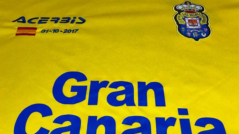 La UD Las Palmas, con una camiseta especial contra el FC Barcelona