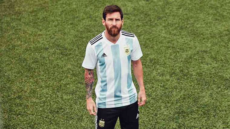 Messi ya luce la camiseta de Argentina para el Mundial 2018