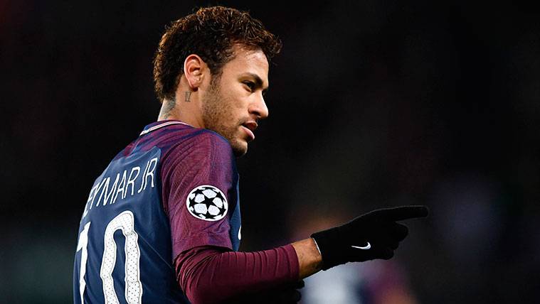 Neymar celebra un gol con el Paris Saint Germain