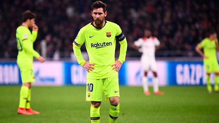 Leo Messi, lamentando una ocasión fallada contra el Olympique de Lyon